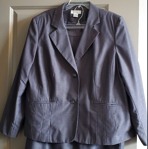 Worthington Skirt Suit - Gray - Size 22 - Picture 1 of 7